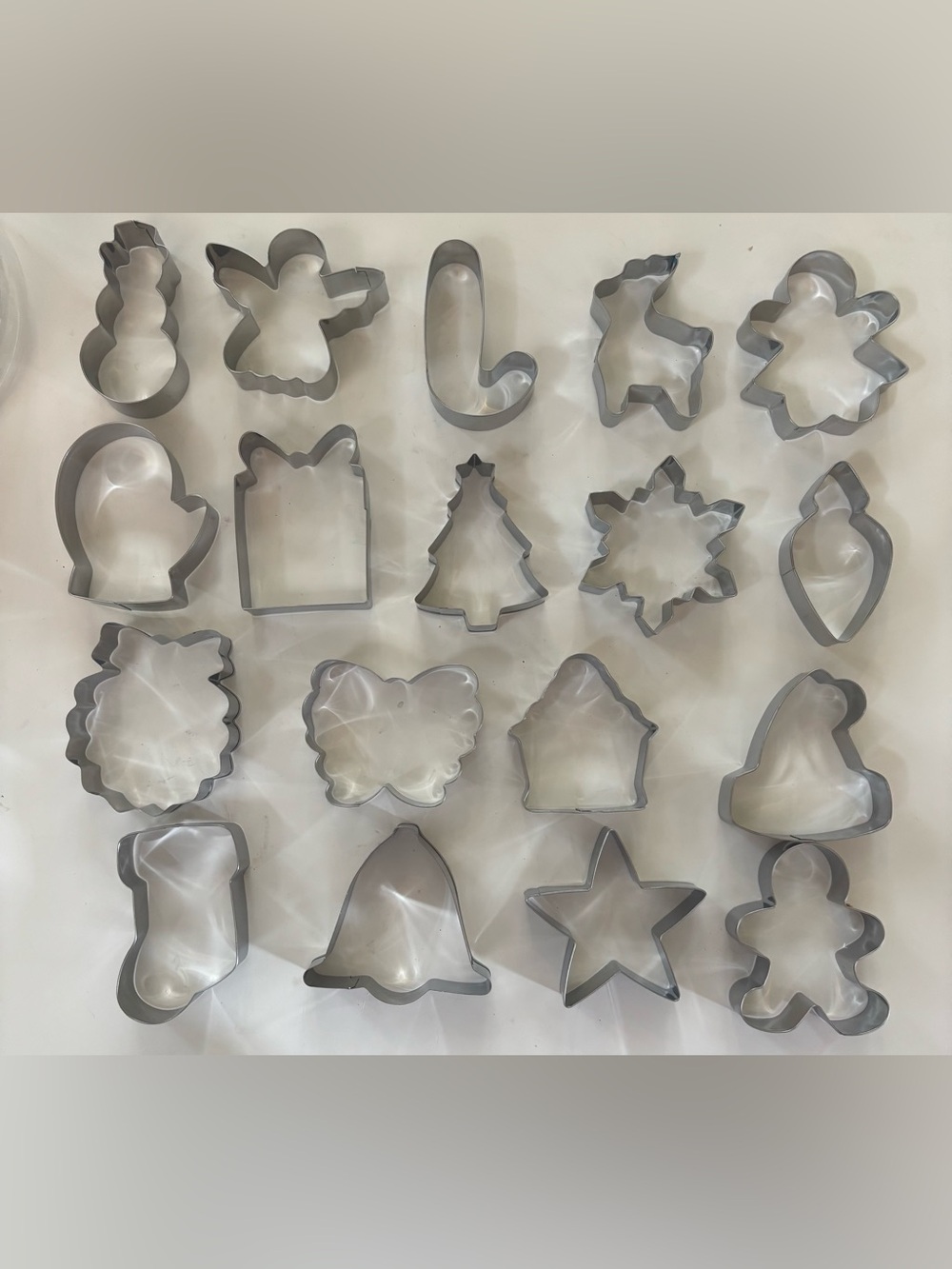 18 stainless steel cookie cutters in holiday theme NEW NWT